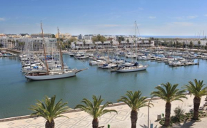 One bed apt with Lagos Marina and promenade views
